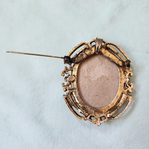 Vintage Needle Point Frame Brooch Yellow Floral Gold Antique Pin Embroidered - Picture 7 of 8